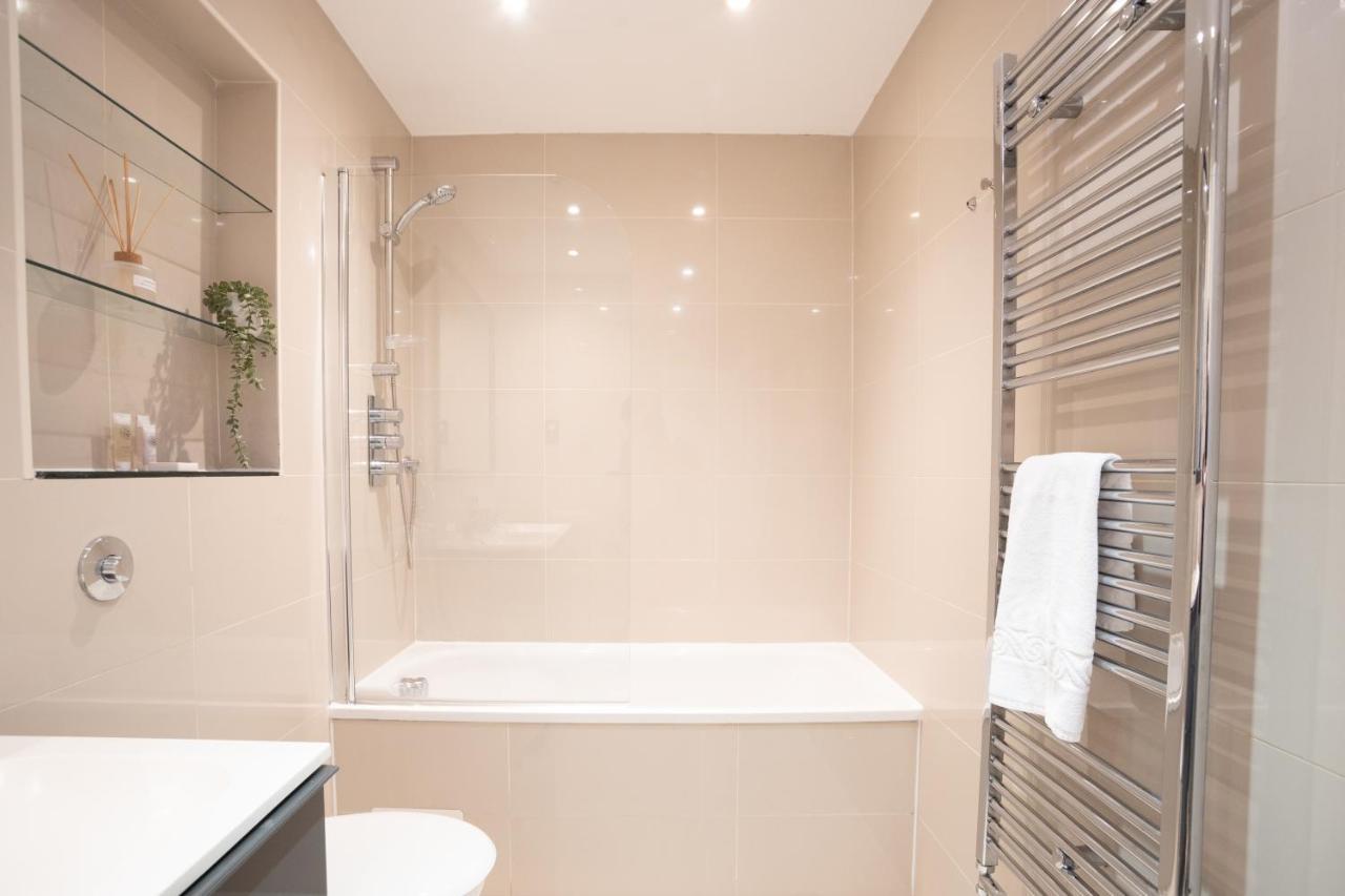 Perfect For Business & Corporate Stays - Three Bed With City View Shoreditch ลอนดอน ภายนอก รูปภาพ